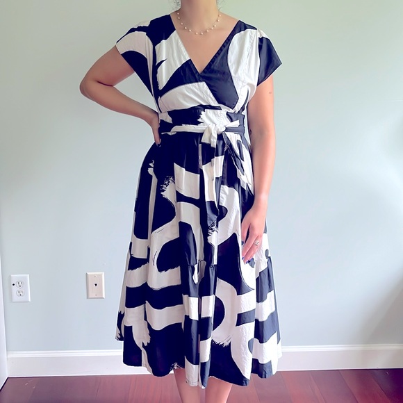 Anthropologie Dresses & Skirts - Anthropology Maeve Black and White Midi Dress